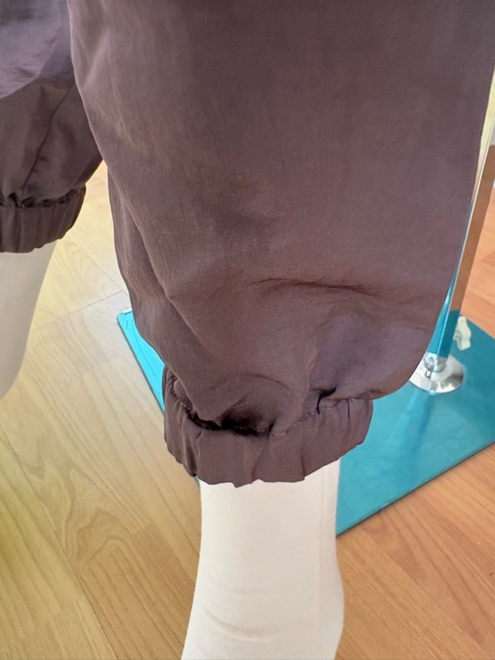 Relaxed Silk Tie-Waist Women’s Pants in Charcoal - Picture 3 of 5